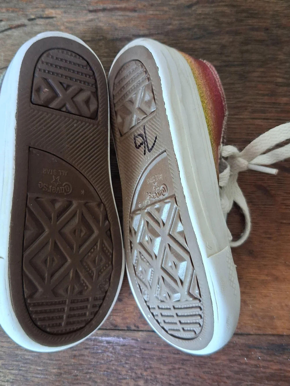 Converse - Low Toddler Rainbow Glitter Sneakers; Size 6